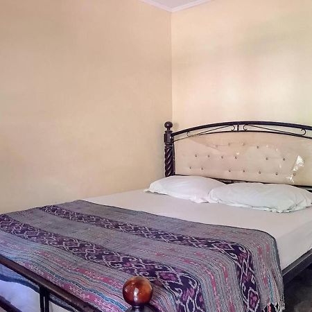 Oka Homestay Mitra Reddoorz Mataram Extérieur photo