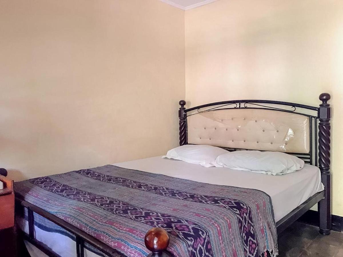 Oka Homestay Mitra Reddoorz Mataram Extérieur photo