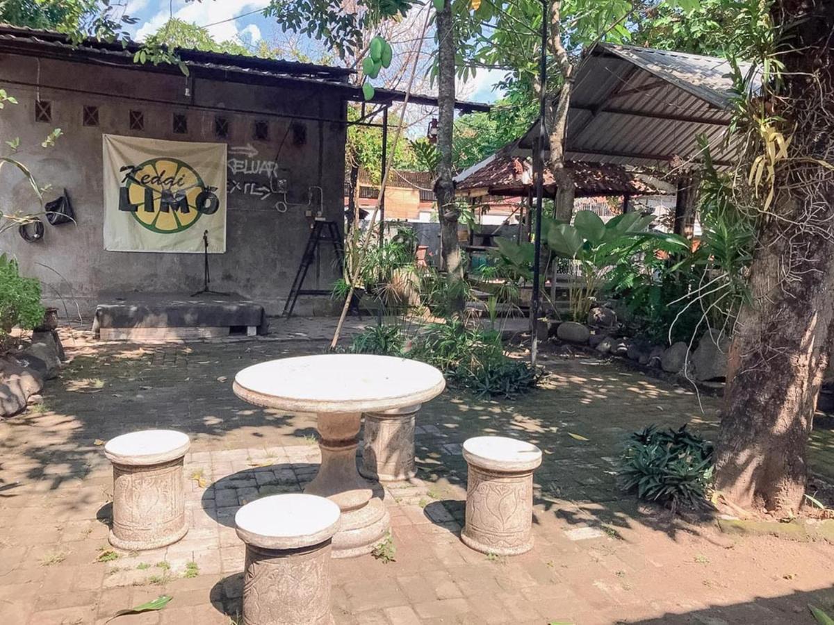Oka Homestay Mitra Reddoorz Mataram Extérieur photo