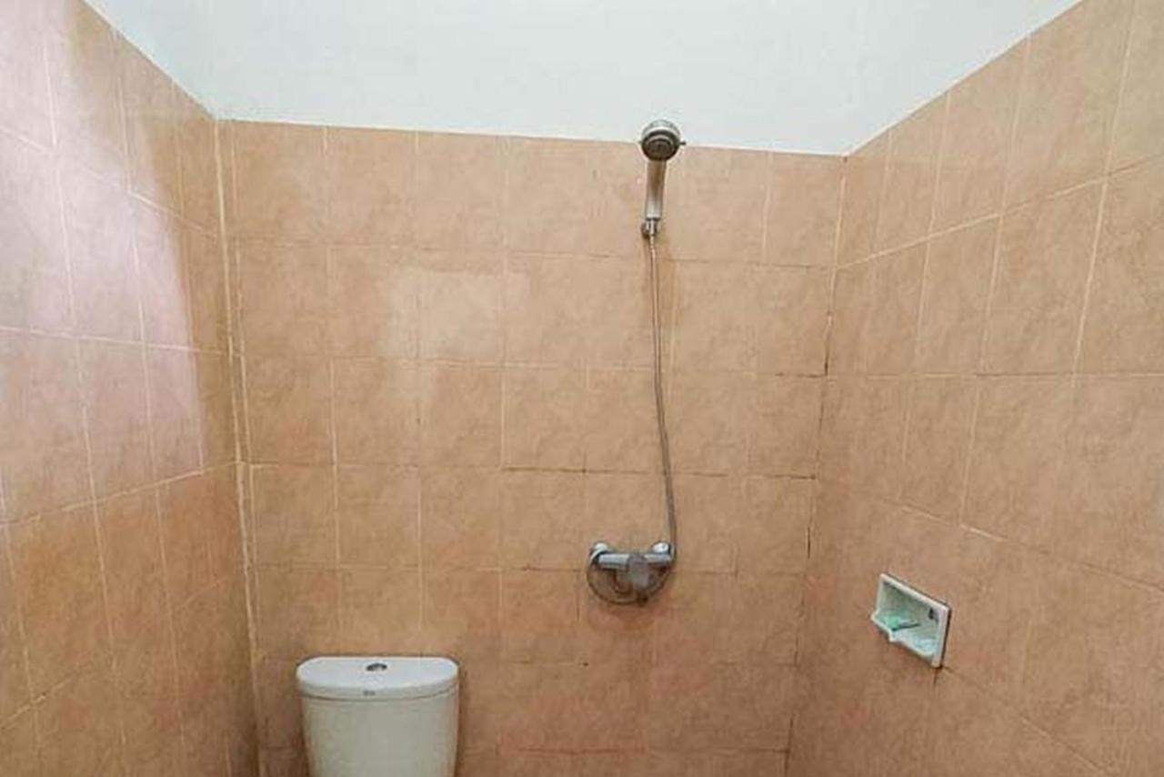 Oka Homestay Mitra Reddoorz Mataram Extérieur photo